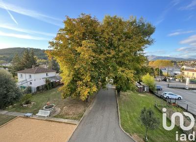 Maison - 200 m² - 8 pièces