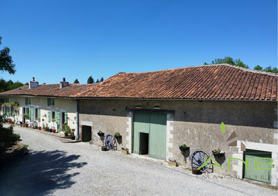 Maison ancienne - 300 m² - 10 pièces