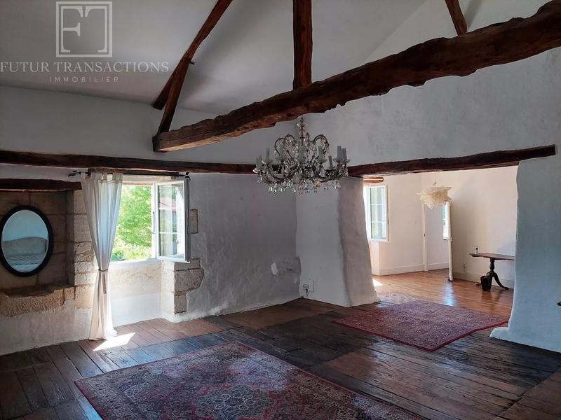 Maison - 216 m² - 6 pièces