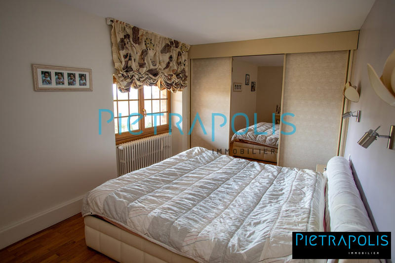 Maison ancienne - 400 m² - 16 pièces