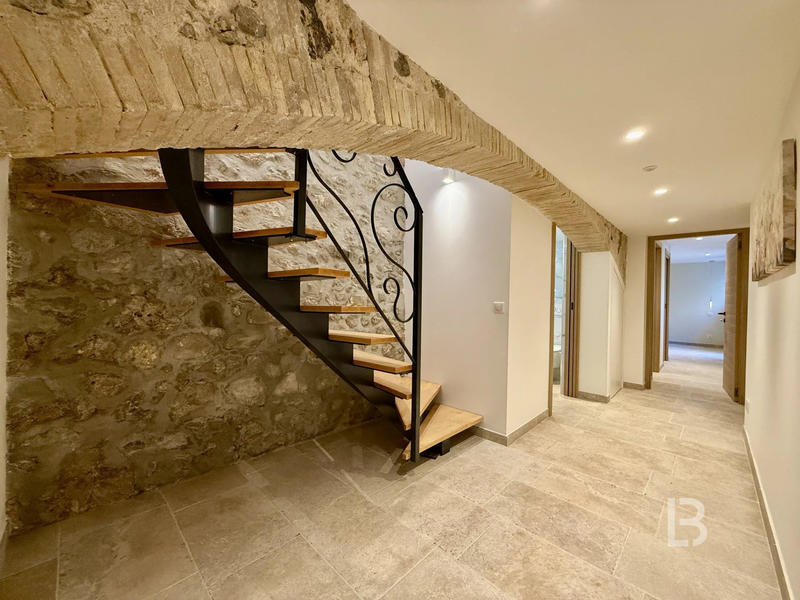 Appartement - 108 m² - 5 pièces