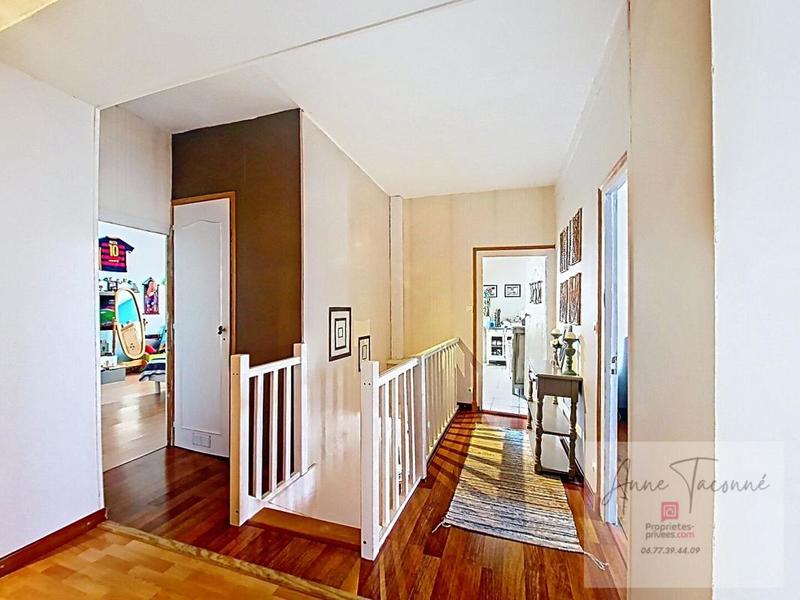 Maison - 245 m² - 7 pièces