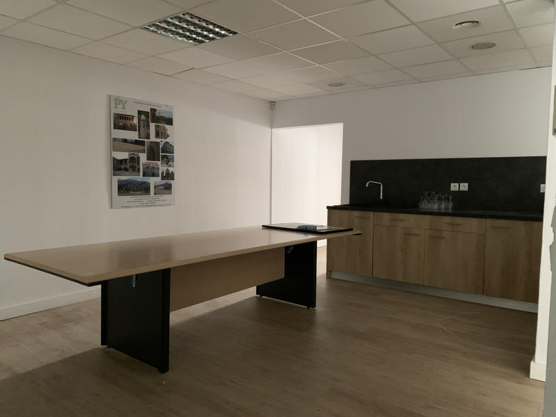Bureau - 124 m²