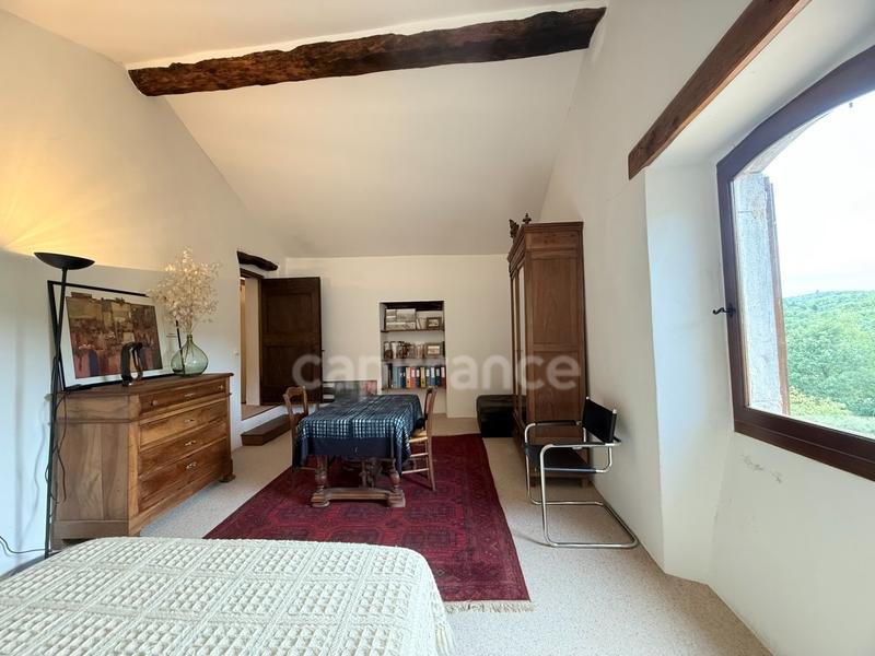 Maison - 185 m² - 9 pièces