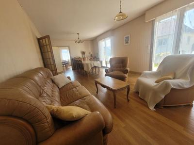 Maison - 136 m² - 8 pièces