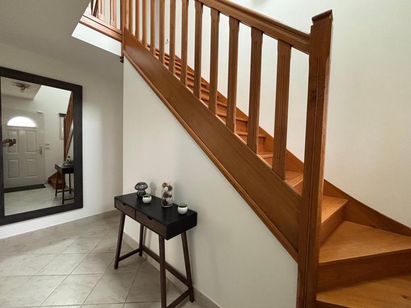 Maison - 174 m² - 8 pièces