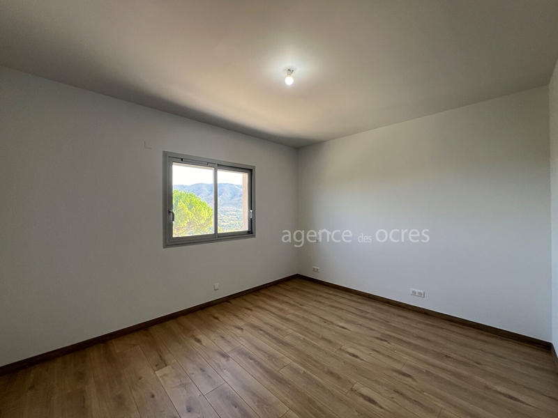 Maison - 240 m² - 5 pièces