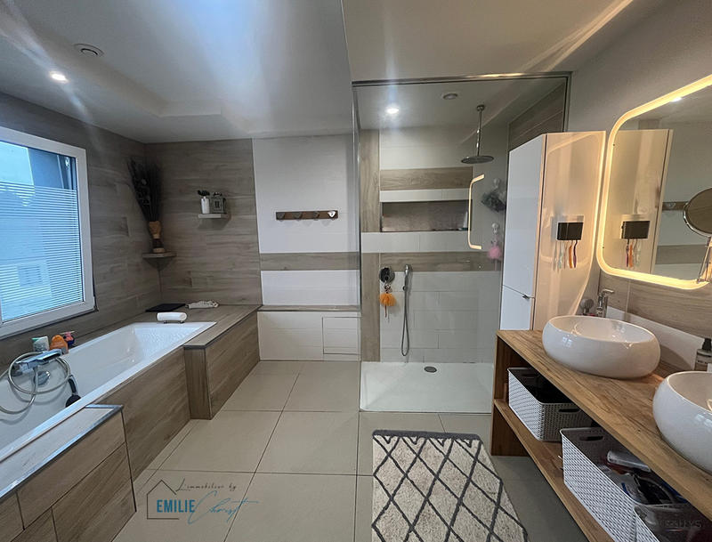 Maison - 195 m² - 7 pièces