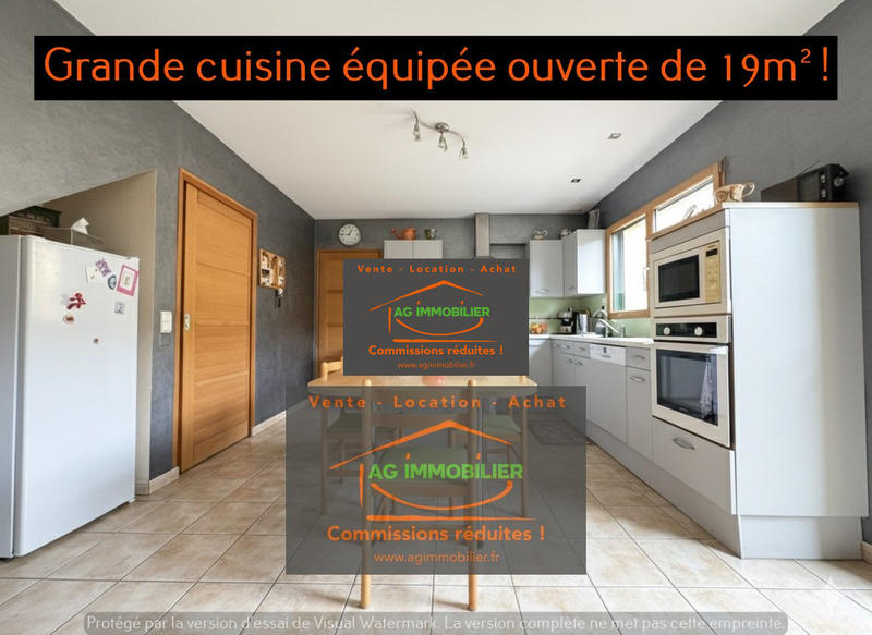 Maison - 240 m² - 8 pièces