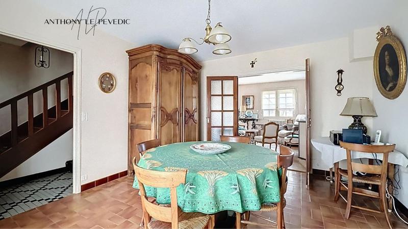 Maison - 110 m² - 8 pièces