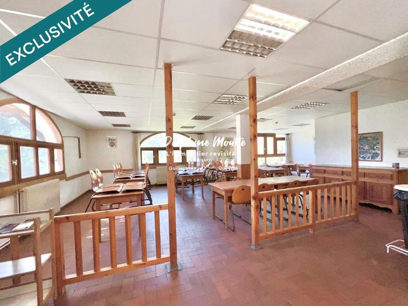 Local commercial - 1 610 m² - 46 pièces