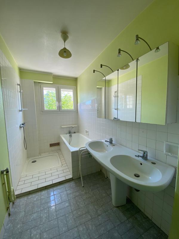 Maison - 182 m² - 10 pièces