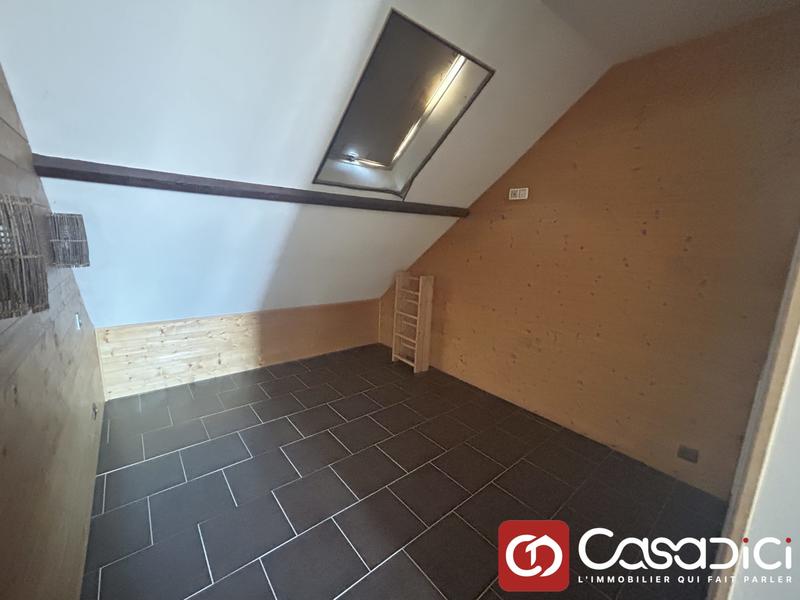 Maison - 92 m² - 5 pièces