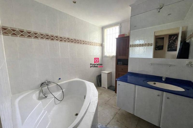 Maison - 180 m² - 7 pièces