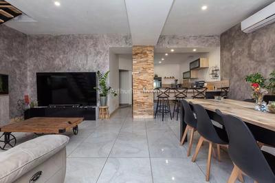 Maison - 120 m² - 4 pièces