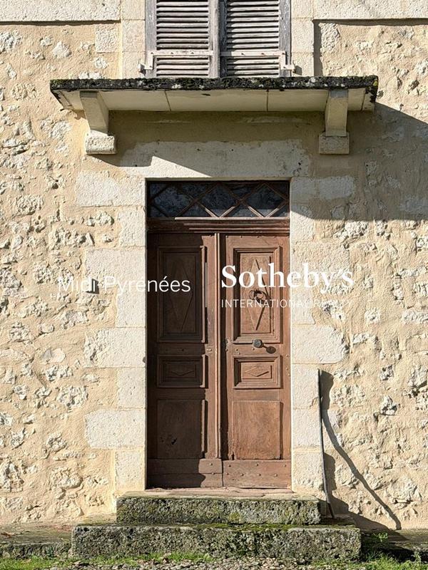 Maison - 280 m² - 8 pièces