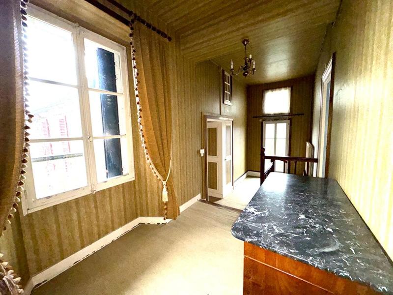 Corps de ferme - 310 m² - 10 pièces