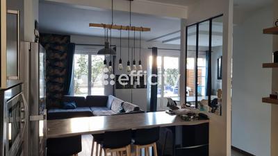 Maison - 143 m² - 5 pièces