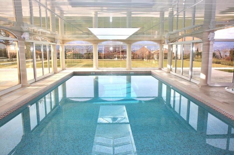 Maison - 750 m² - 15 pièces