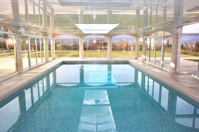 Maison - 750 m² - 15 pièces