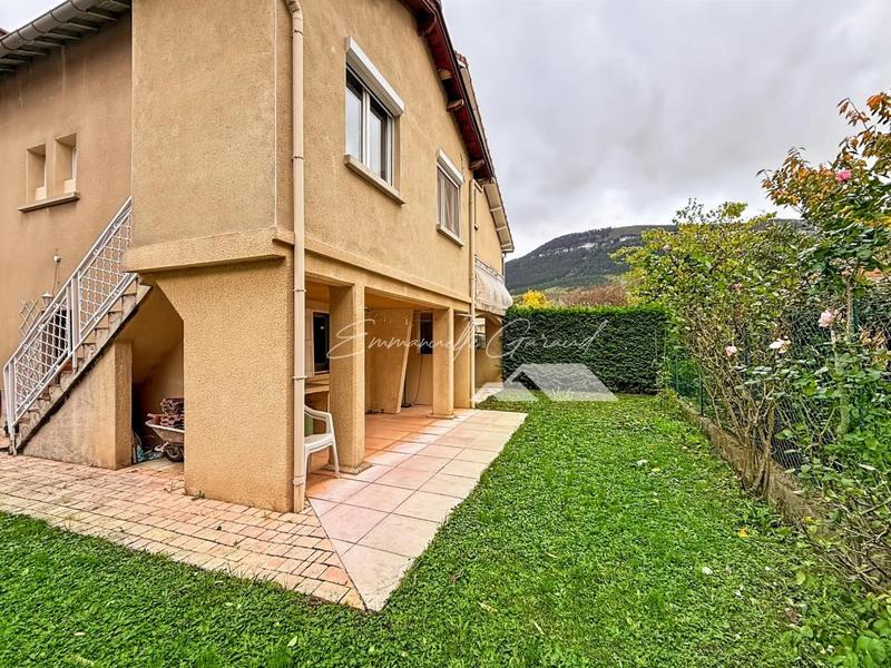 Appartement - 140 m² - 6 pièces