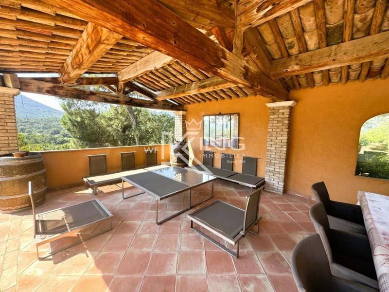Villa - 185 m² - 7 pièces