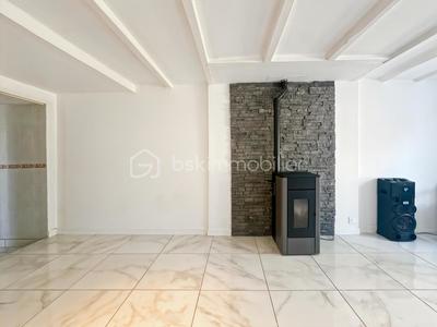 Maison en pierre - 91 m² - 4 pièces