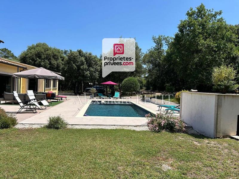 Maison - 257 m² - 7 pièces