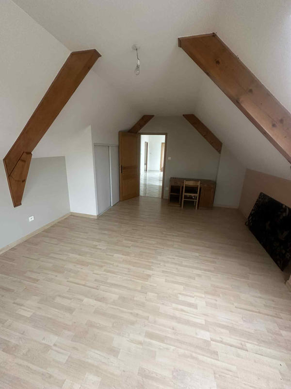 Maison - 300 m² - 6 pièces