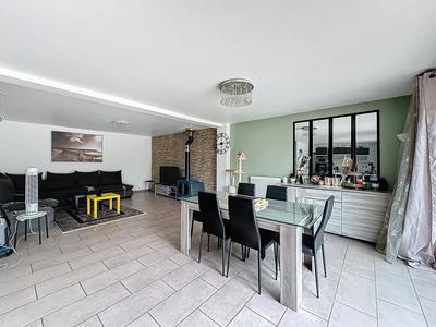 Maison - 102 m² - 4 pièces