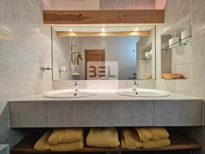 Propriété - 750 m² - 25 pièces