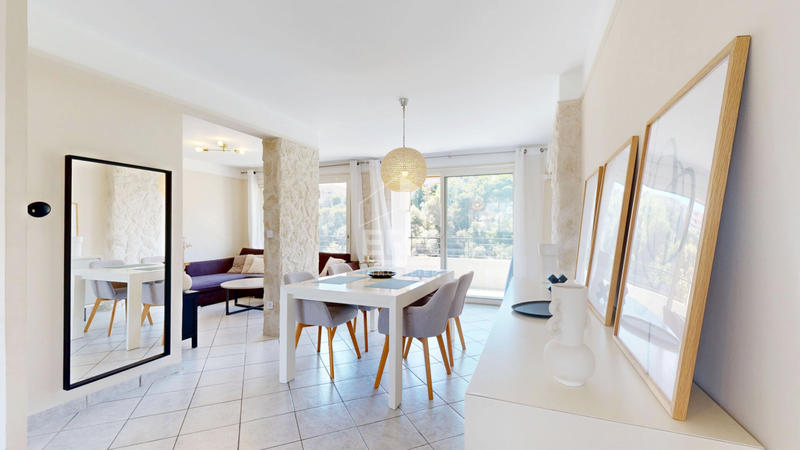 Appartement - 72 m² - 4 pièces