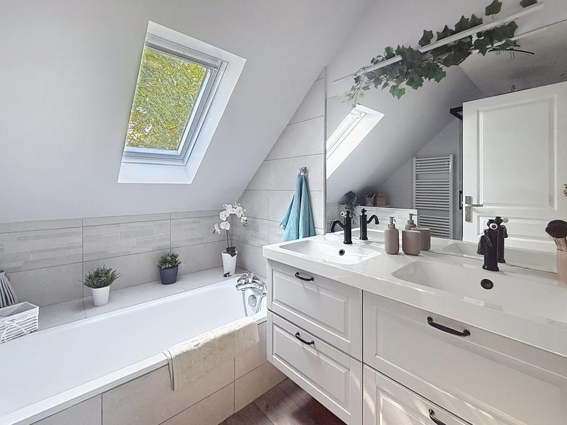 Maison - 160 m² - 8 pièces