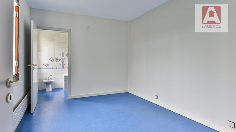 Maison - 290 m² - 12 pièces