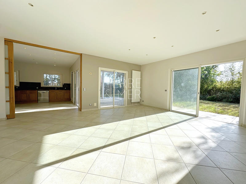 Maison - 180 m² - 6 pièces