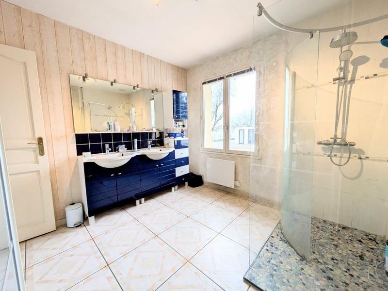 Maison - 137 m² - 5 pièces