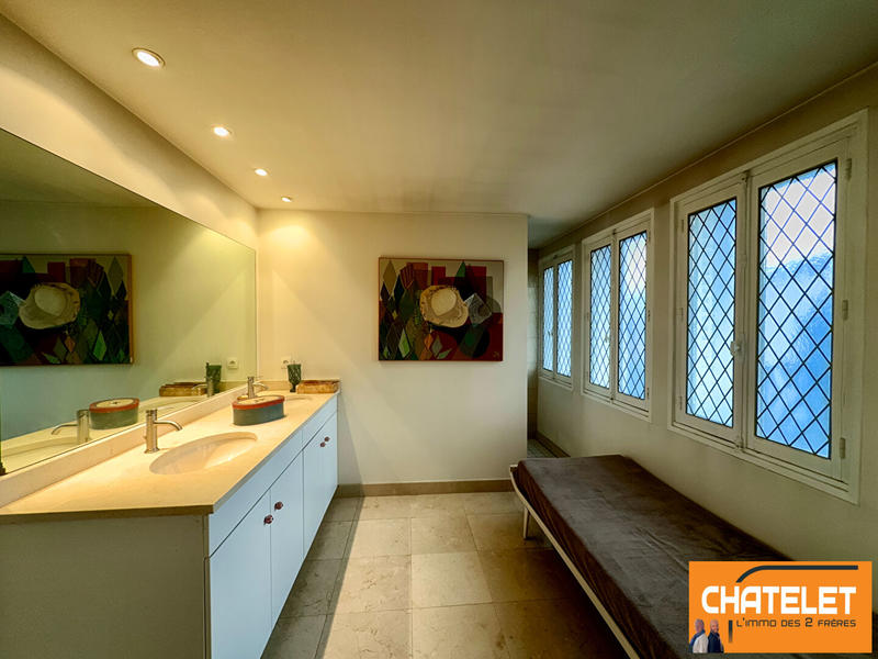 Maison - 172 m² - 8 pièces