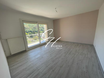 Appartement - 74 m² - 4 pièces