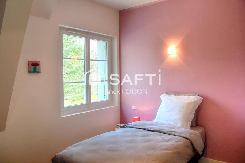 Maison - 246 m² - 9 pièces