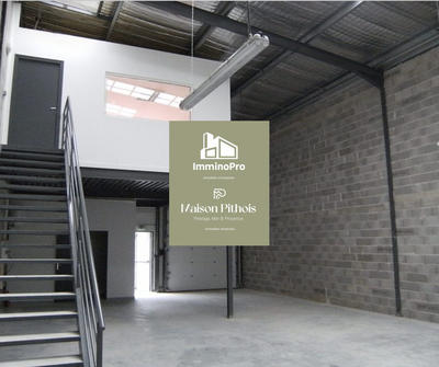 Entrepôt - 150 m²