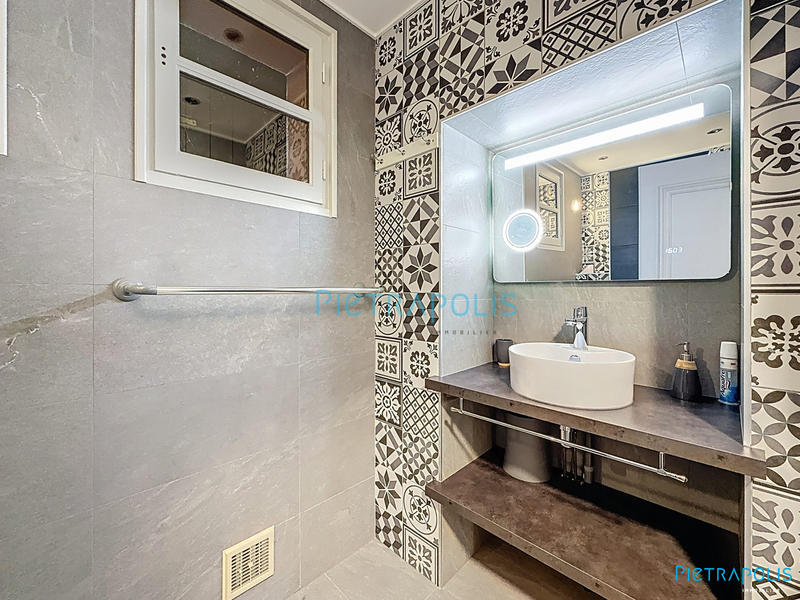 Maison ancienne - 350 m² - 13 pièces