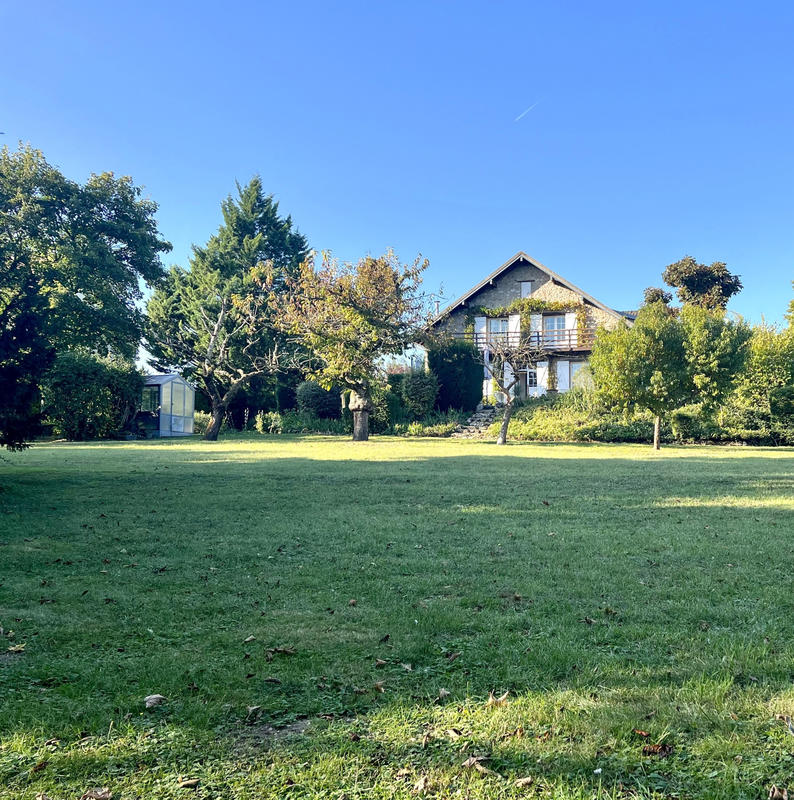 Propriété - 300 m² - 10 pièces