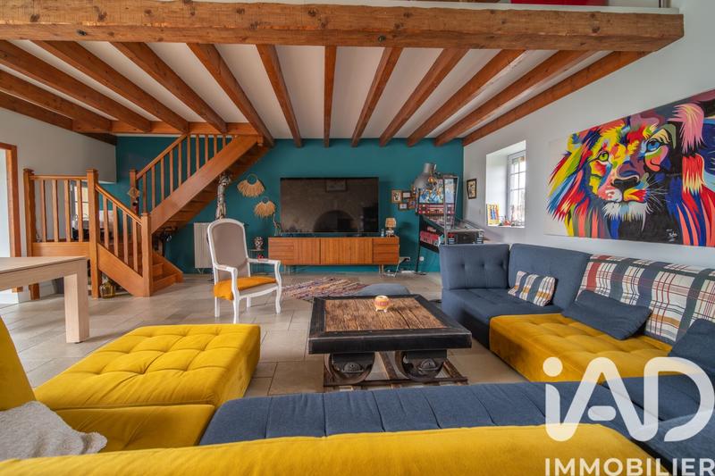 Maison - 234 m² - 8 pièces