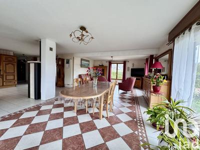 Maison - 274 m² - 10 pièces