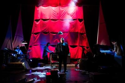 Les voiles écarlates