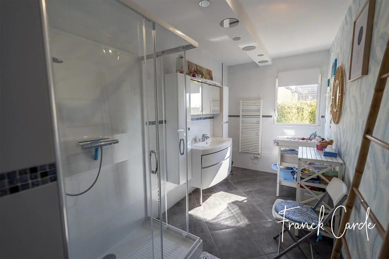 Maison - 159 m² - 8 pièces