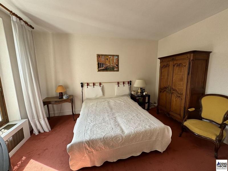 Maison traditionnelle - 140 m² - 8 pièces