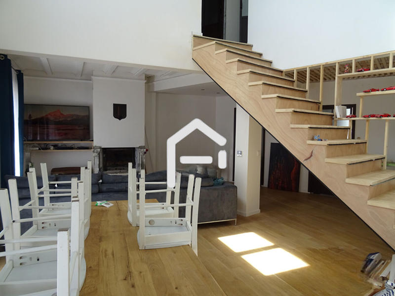 Loft - 117 m² - 4 pièces