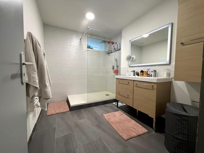 Appartement - 75 m² - 4 pièces