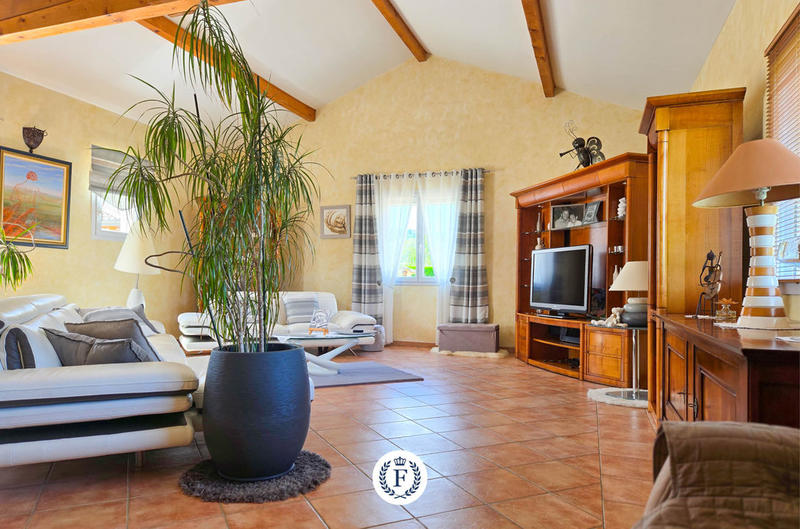 Villa - 250 m² - 8 pièces